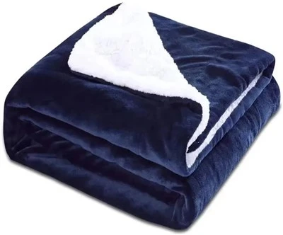 Niebieski koc Sherpa