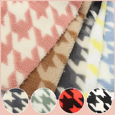 Wełniana tkanina Sherpa z nadrukiem w pepitkę