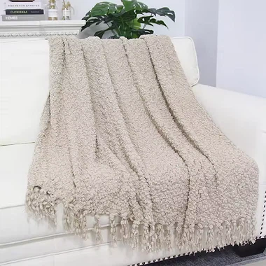 Ket z sofą gobelinową