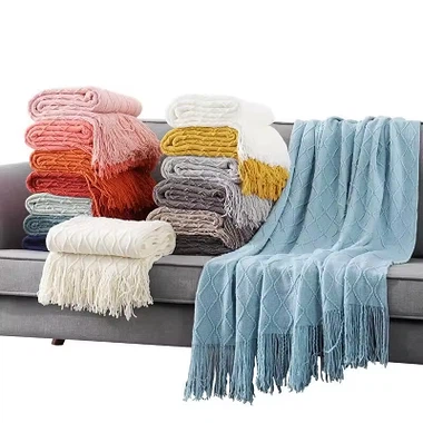 Koc z dzianiny Tassel Jacquard